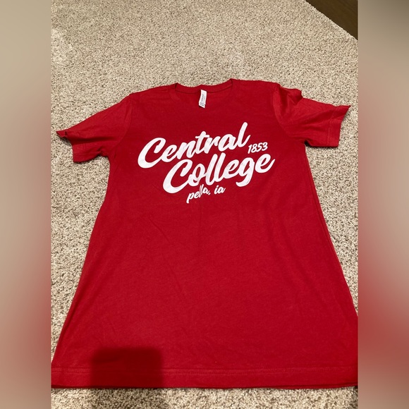 Bella Canvas Tops - NWOT central college Dutch pella Iowa red white logo short sleeve shirt unisex s